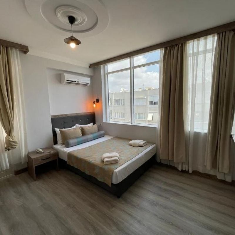 Seven City Hotel