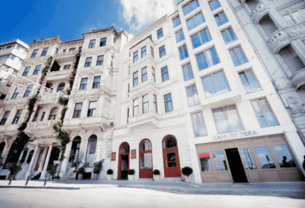 Grand De Pera