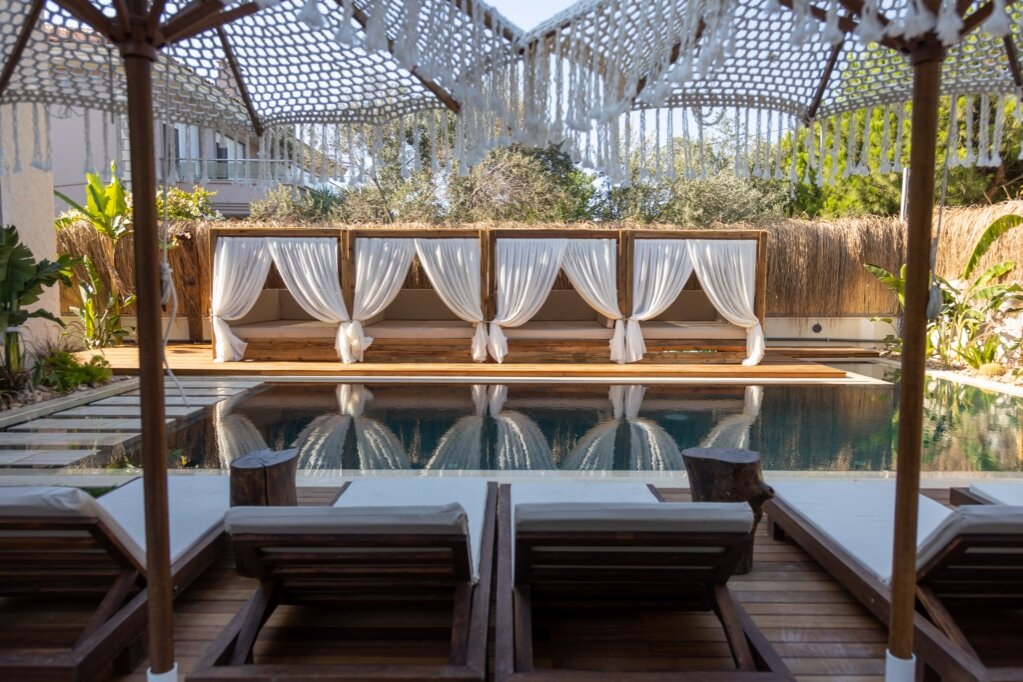 Asha Hotel