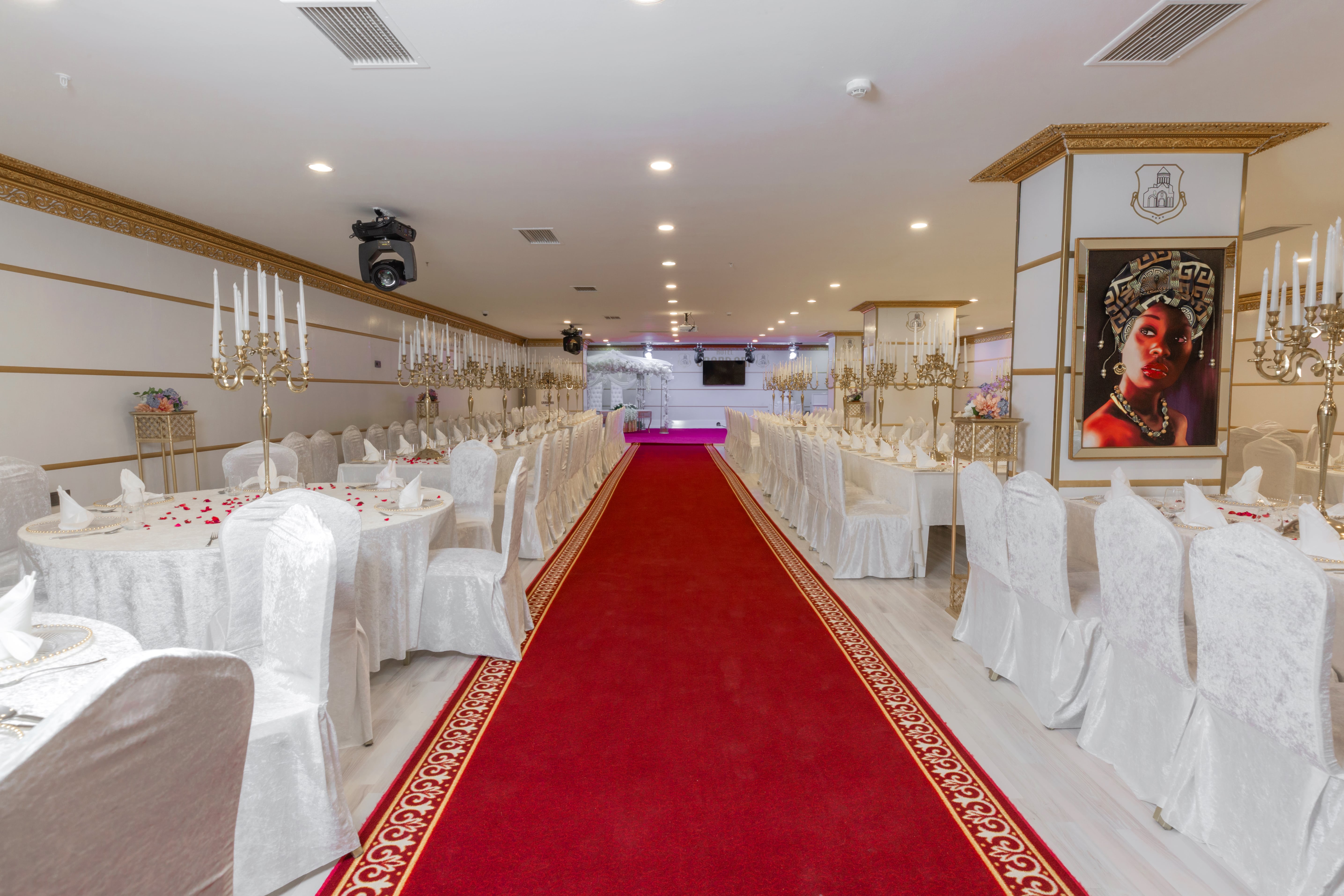 Grand Ani Hotel