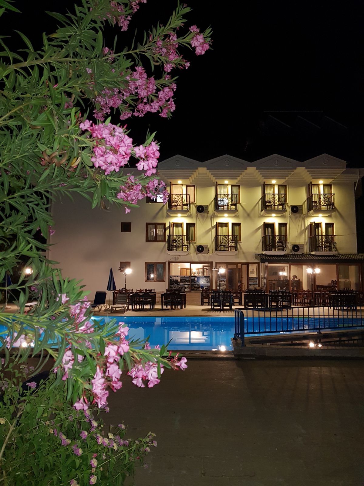 Kilim Apart Hotel