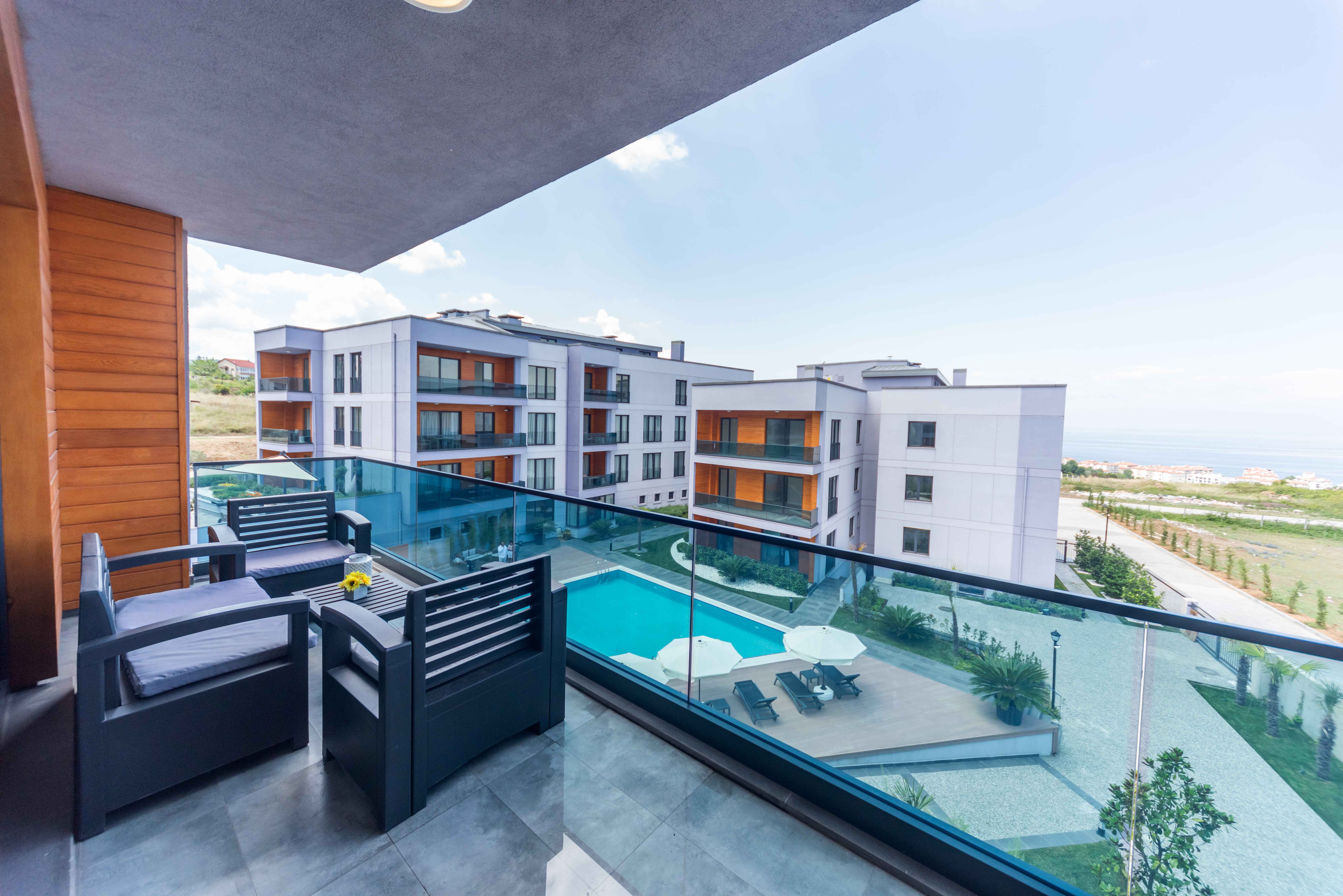 Green Hills Suites