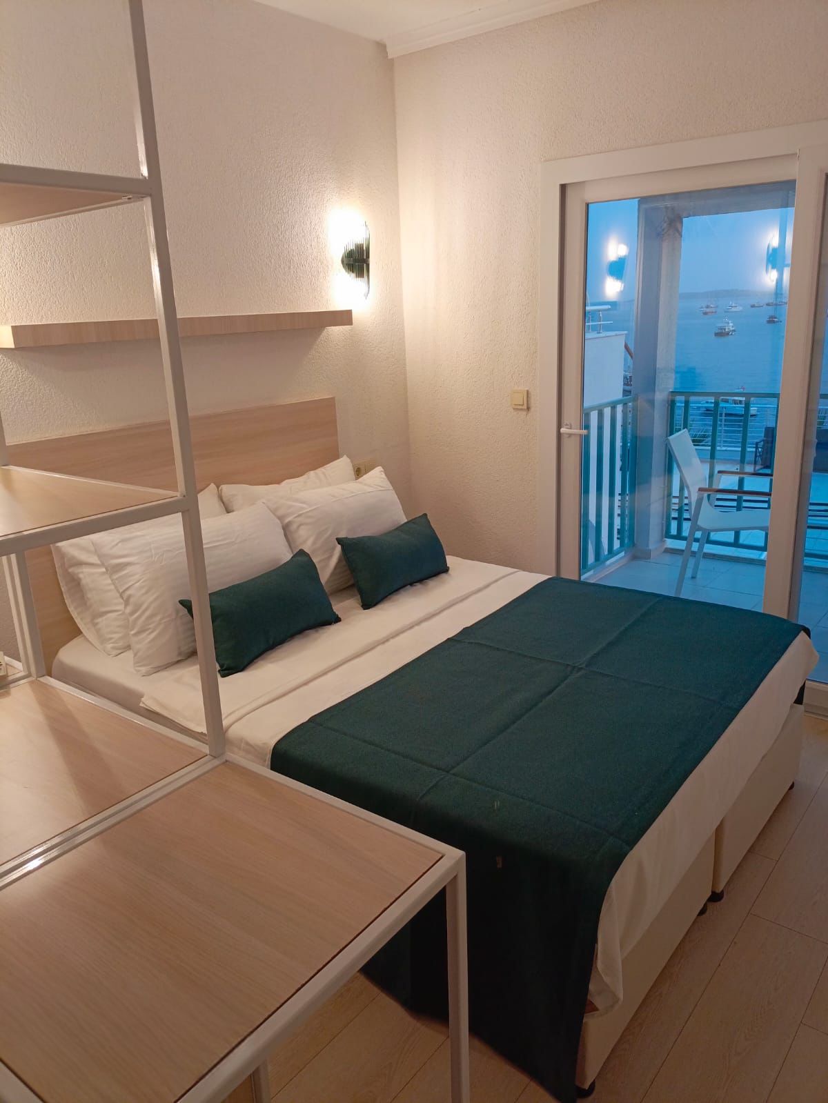 Mia Hill Suites