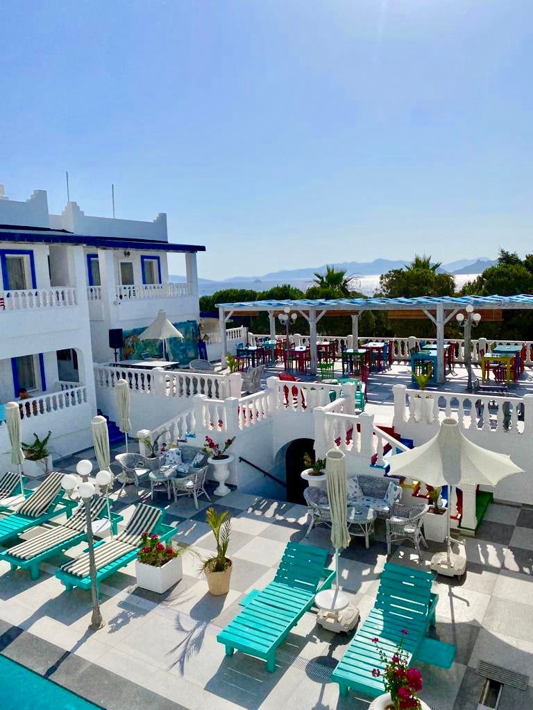 Bahama Art Hotel