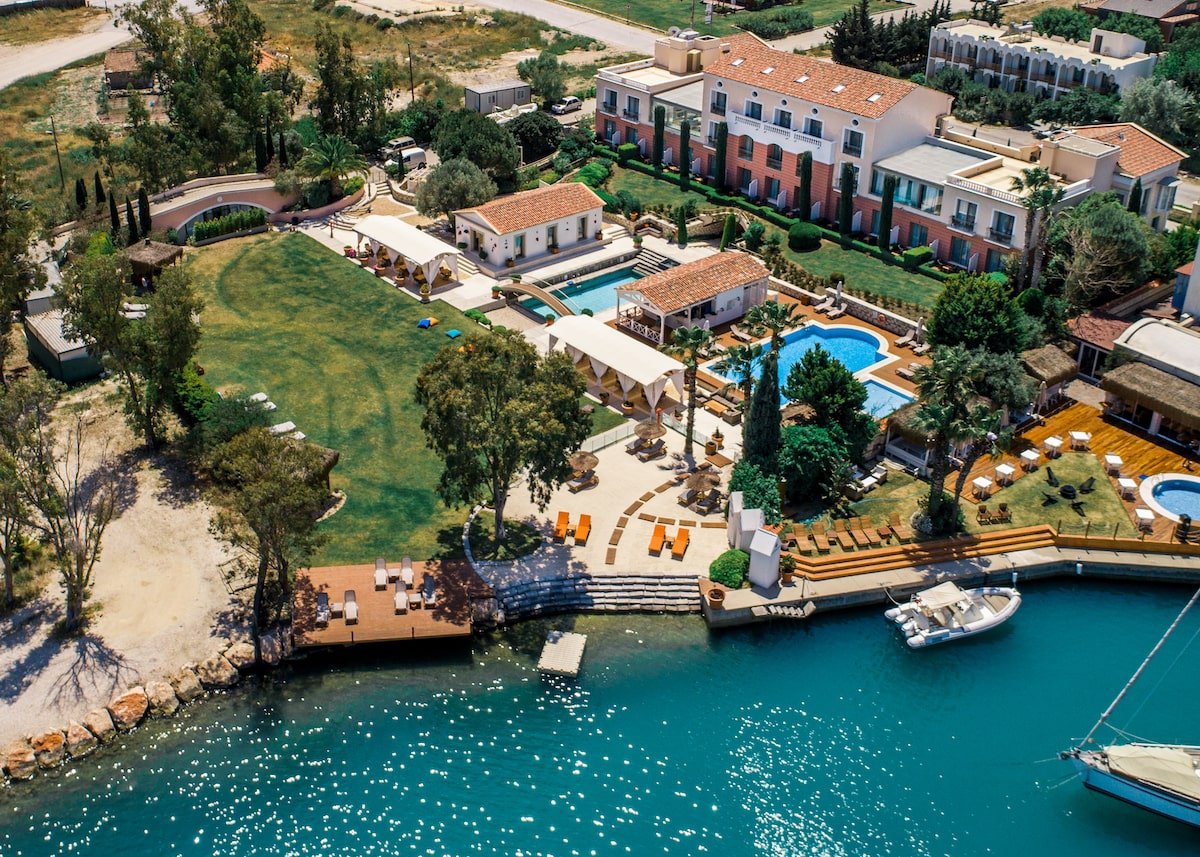 Antmare Otel (12+)