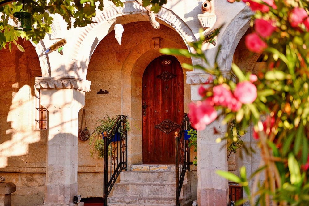 Maccan Cave Hotel
