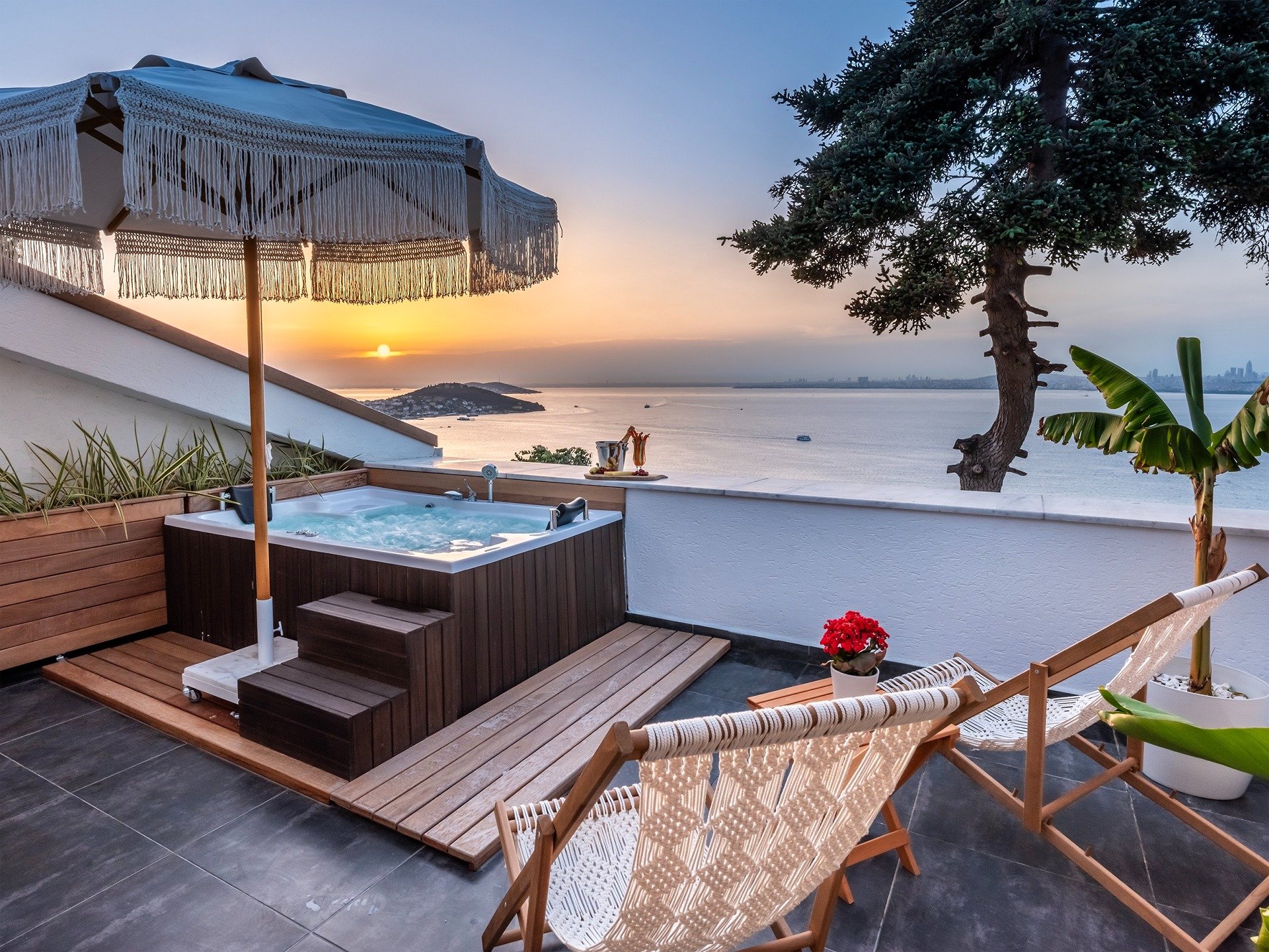 Hillora Hotel