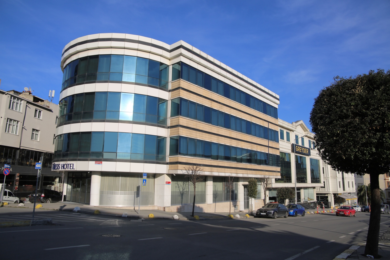 Tres Hotel