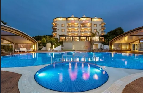Moon Mirage Hotel